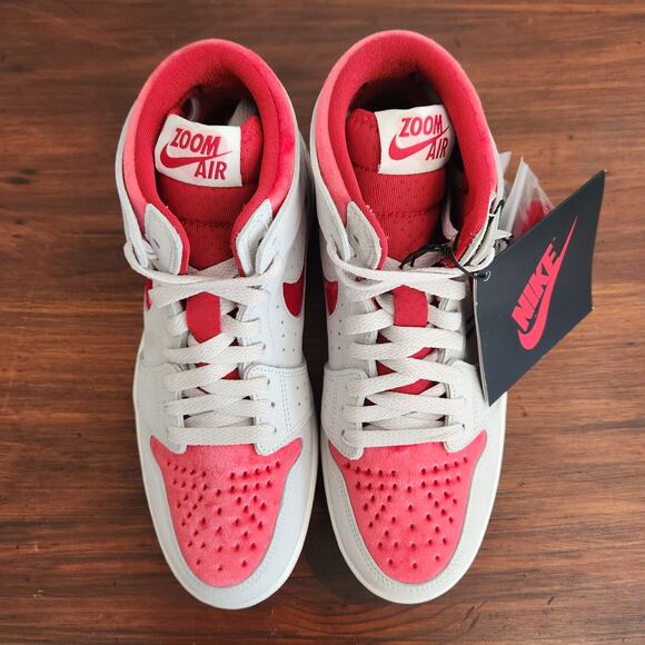 Air Jordan 1 Size 8 Zoom Comfort 2 High Valentine's Day New - Picture 8 of 13